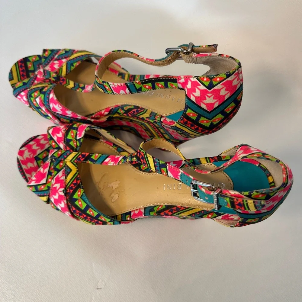 Gianni Bini Wedges‎ Size 6.5M Colorful Fabric Platform Ankle Strap Heels Shoes